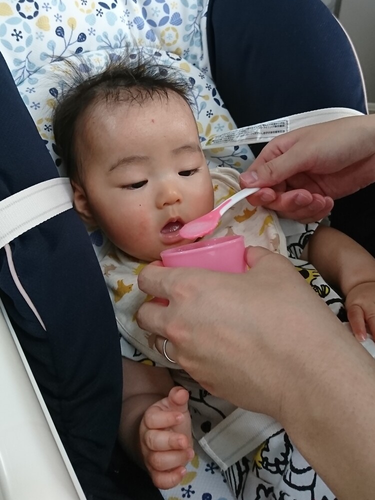 6ヶ月の男の子 はるくんです 離乳食を始めて1ヶ月が経ちます にんじんがお気に入り 色んな食材にチャレンジしたいです コープ デリシェ