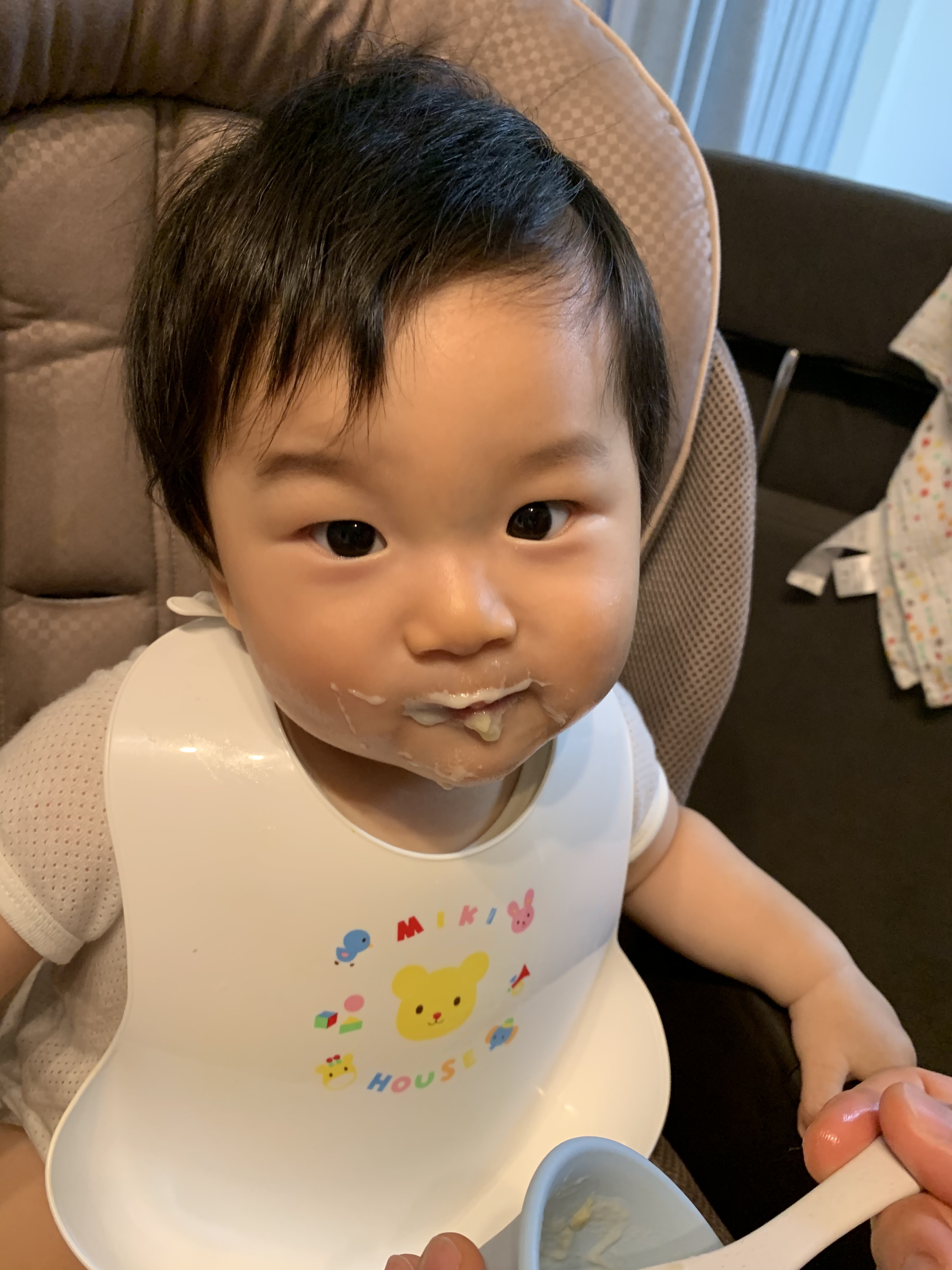 先日7ヶ月になった男の子です 5ヶ月のときから離乳食をはじめたのでちょうど2ヶ月たちました やわらかいおうどん 普通の冷凍うどんと比べてかなり楽チン そして国産小麦で安心 息子も食べてくれました コープ デリシェ