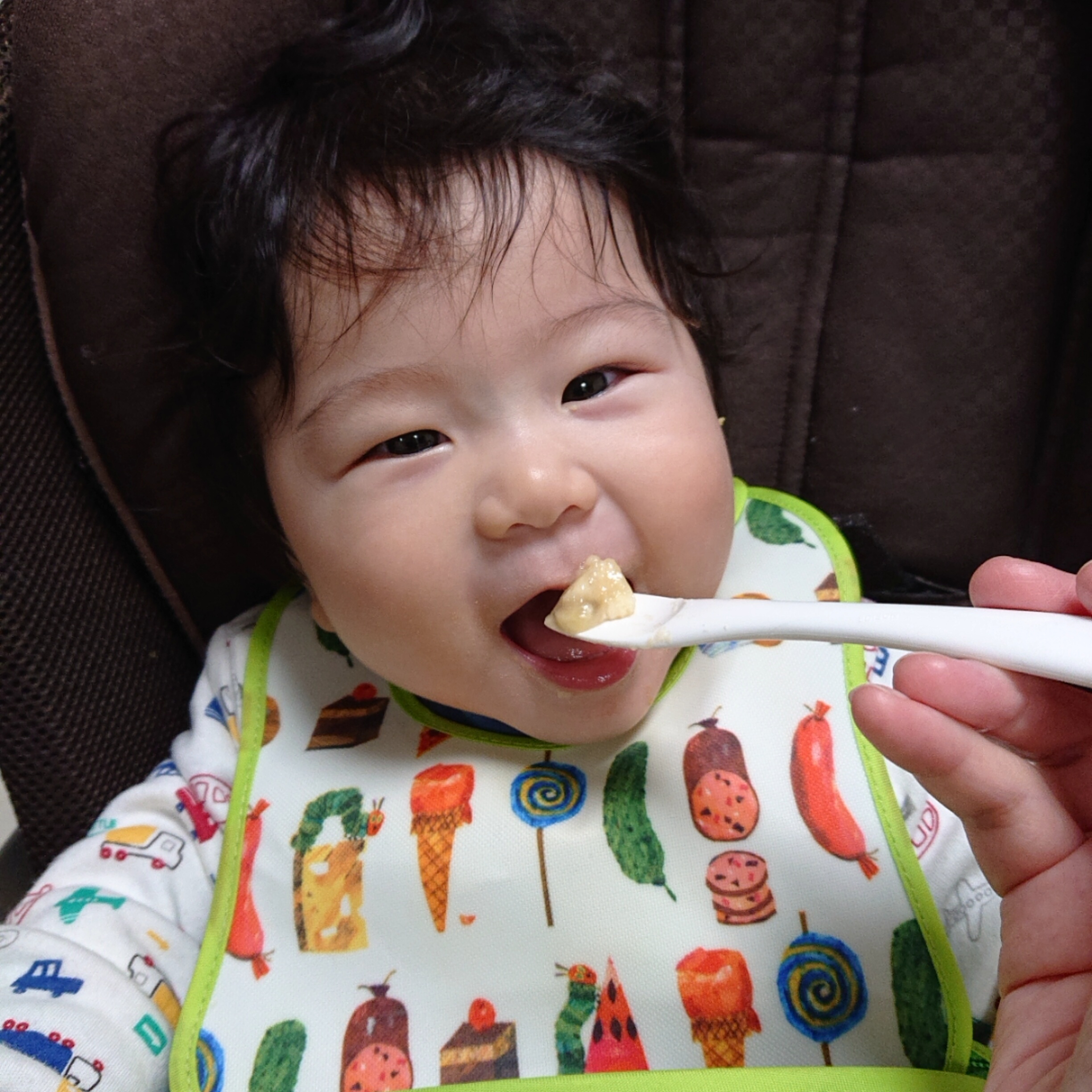 10ヶ月になりたての男の子です 毎回コープの離乳食にはお世話になっていて 中でもコーンの裏ごしが大好物です まだしらすのおかゆは頼んだ事が無いので食べさせてみたいです コープ デリシェ