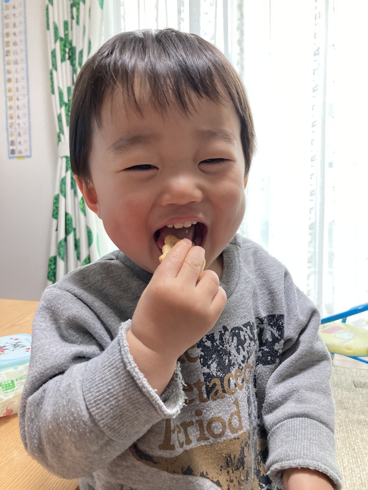 1歳4ヶ月の男の子です 食いしん坊で 何でもたくさん食べます コープ デリシェ