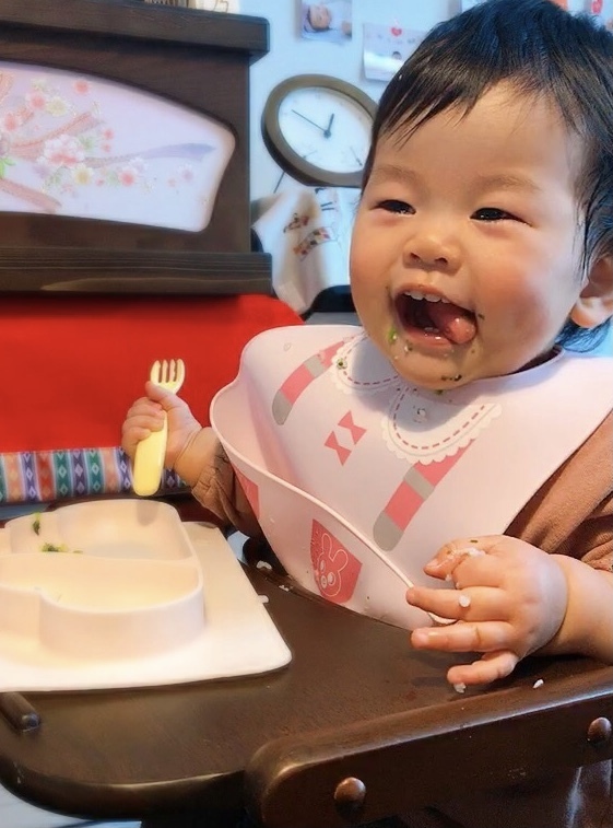 りおちゃん10ヶ月です 食べるの大好き O ヨーグルトも酸っぱい顔しながら 笑 なんでももりもり食べます 宜しくお願いします コープ デリシェ