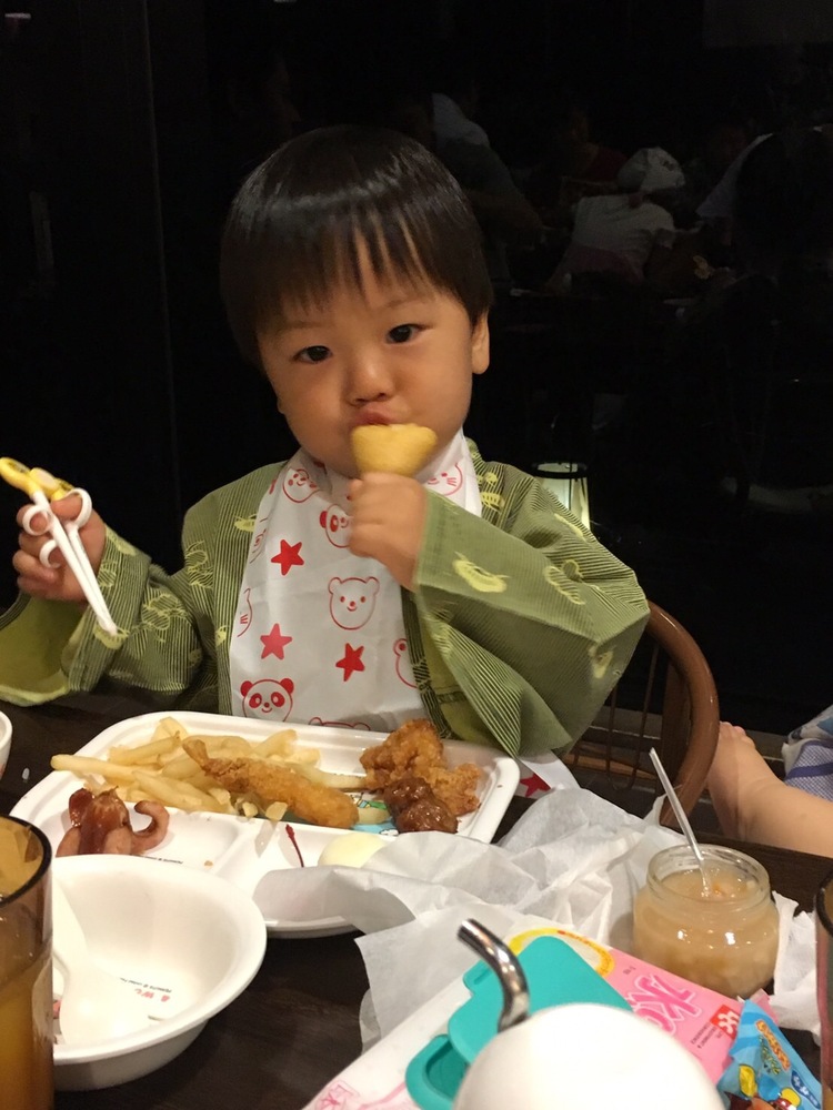 ２歳８ヶ月の男の子 聡ちゃんです 食べるの大好き O コープ デリシェ