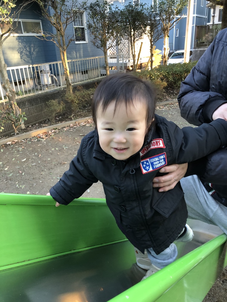 1歳5ヶ月の男の子です けーちゃんです コープの離乳食にはいつもお世話になっています 食べるの大好きでいつもたくさん食べています コープ デリシェ