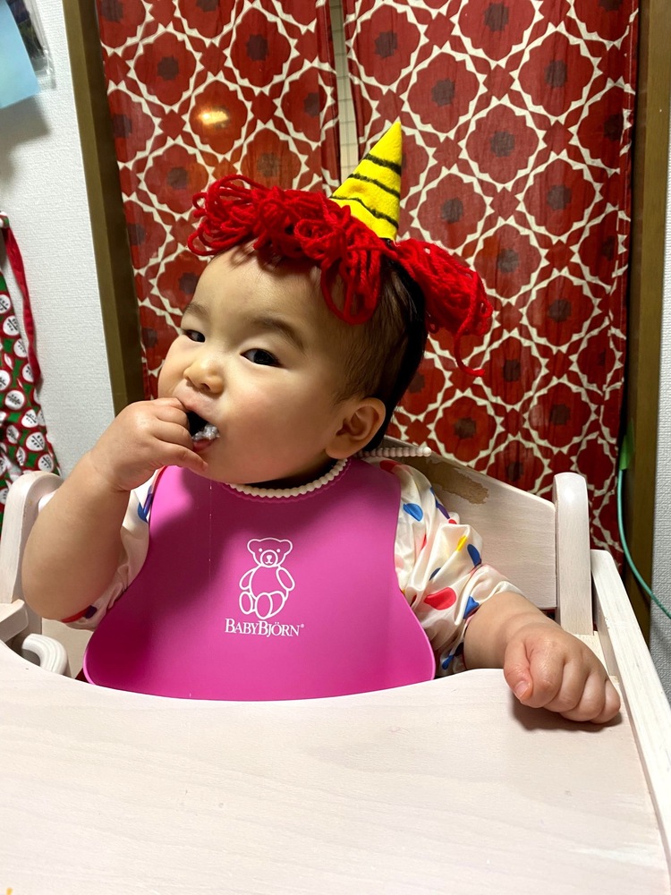 なんでも手づかみ食べしたいお年頃 赤鬼さんが恵方巻にかぶりついてるー 無病息災 いっぱい食べて大きくなーれ コープ デリシェ なんでも手づかみ食べしたいお年頃 赤鬼さんが恵方巻にかぶりついてるー 無病息災 いっぱい食べて大きくなーれ コープ デリシェ